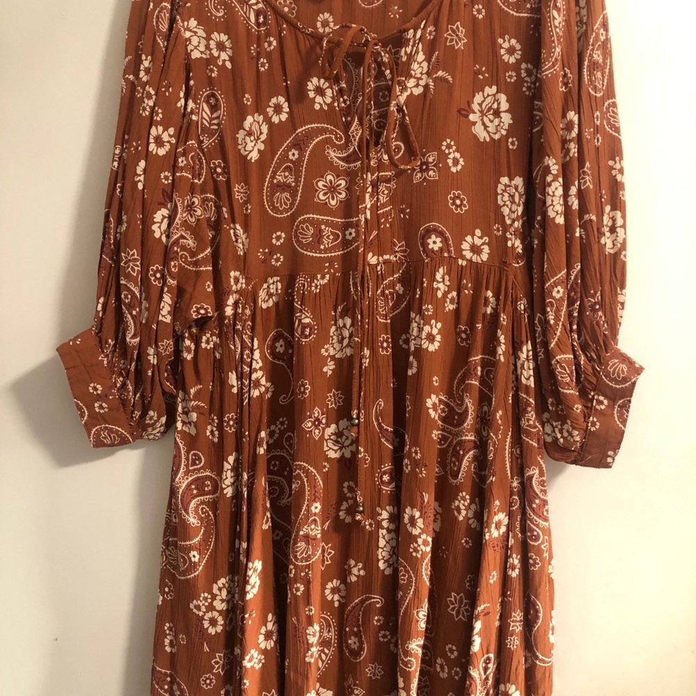 Angie Rust Brown Dress White Floral & Paisley Print Short Sleeve Size Small